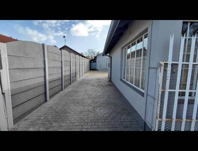 4 BEDROOM HOUSE FOR SALE IN GENERAL ALBERTSPARK